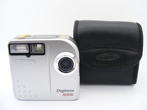 Samsung Digimax 800K 0.8MP Digital Camera Silver 'Full working order'
