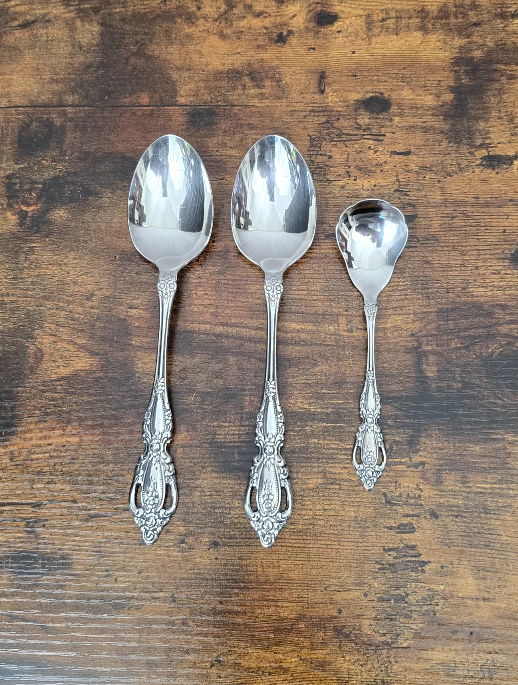 Oneida DELUXE STAINLESS Monte Carlo Pattern Flatware Serving Spoon Set