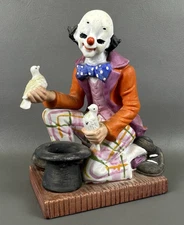 Magician Clown Doves Figurine 1982 Top Hap Toscany Collection Vintage