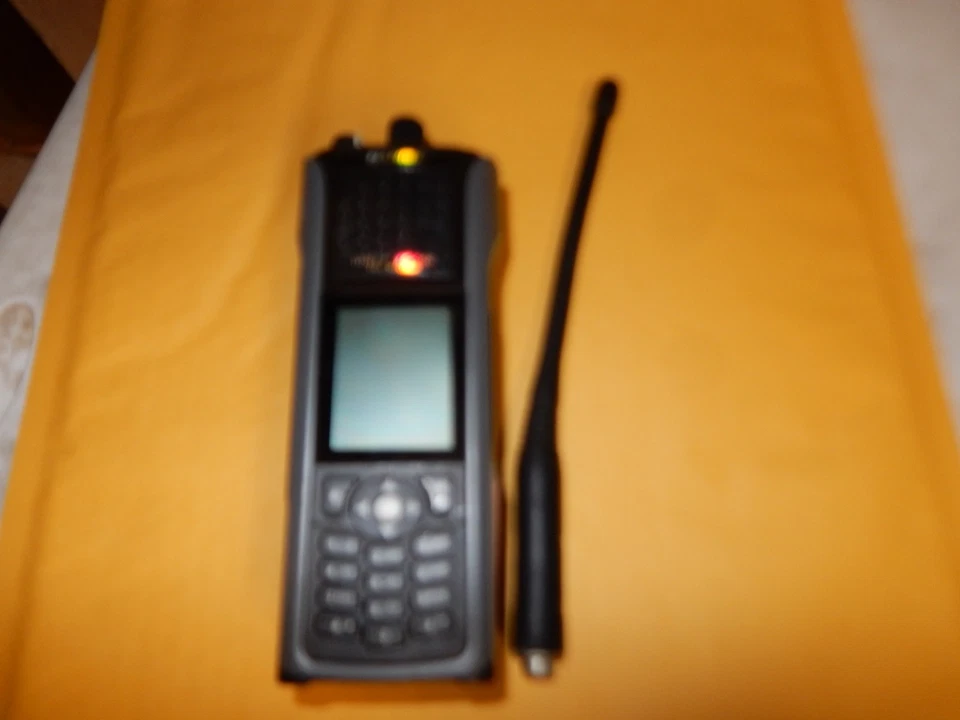 Rádio Harris Unity XG-100 espectro total modelo XP-100F + bateria - Imagem 4 de 4