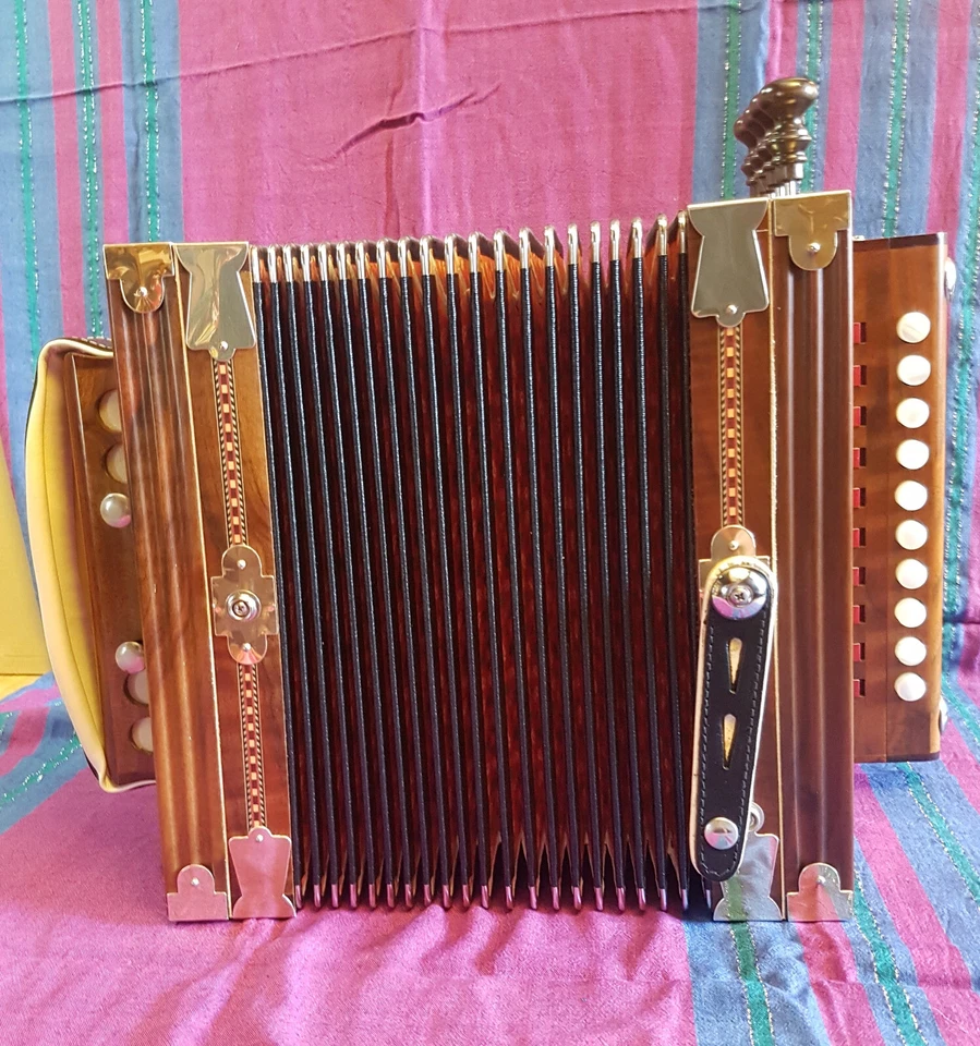 LEFT HAND ACADIAN BUILT BY MARC SAVOY 2003 - PERFECT VINTAGE SOUND MONARCH STYLE - Image 3 of 4