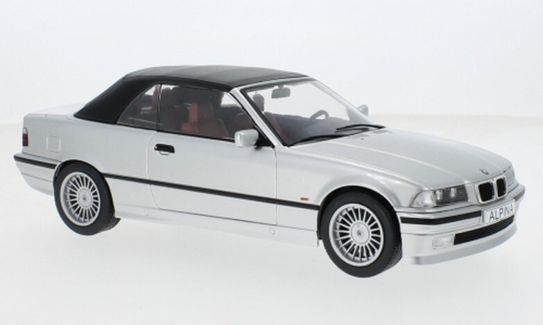 Mercedes 200 D 1968 W115 blanche MCG échelle 1/18, réplique haut de gamme aux finitions chromées