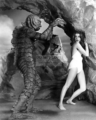 JULIE ADAMS & BEN CHAPMAN ''CREATURE FROM THE BLACK LAGOON'' - 8X10 PHOTO (SP260)