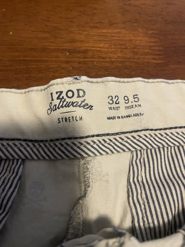IZOD Salzwasser Shorts Herren 32” W 9,5” Schrittlänge Stretch entspannt Totenkopf Golf Chino - Bild 4 von 4