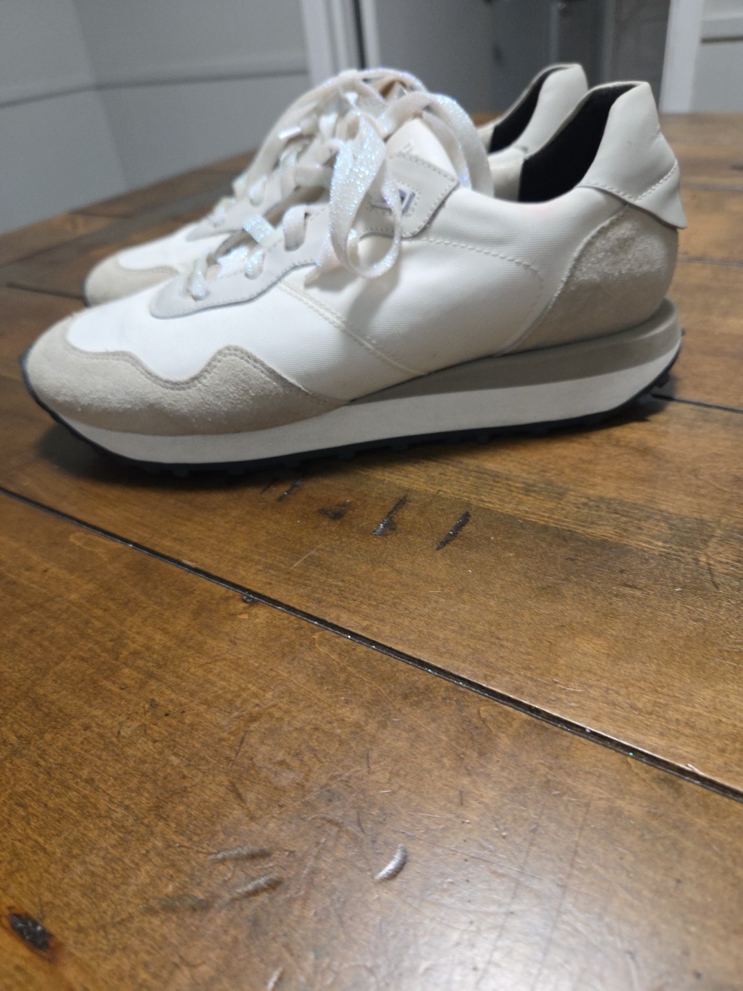P448 Cancun White Beige Suede Low Top Sneakers Womens Size 39 US 8.5 9 Sparkle image 8