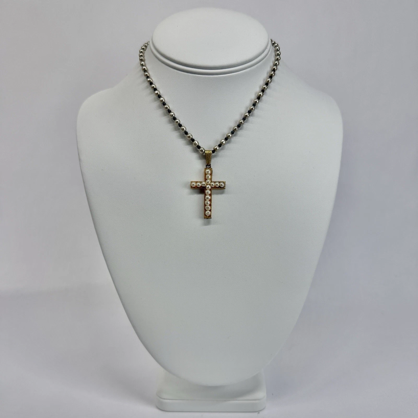 MIRIAM HASKELL Faux Baroque Pearl Cross Gold Tone Vintage Necklace Jewelry N402
