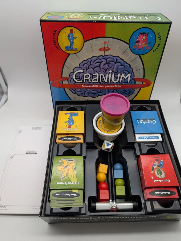 Cranium Hasbro Brettspiel Gesellschaftsspiel Neue Knete Familienspiel  - Bild 2 von 4