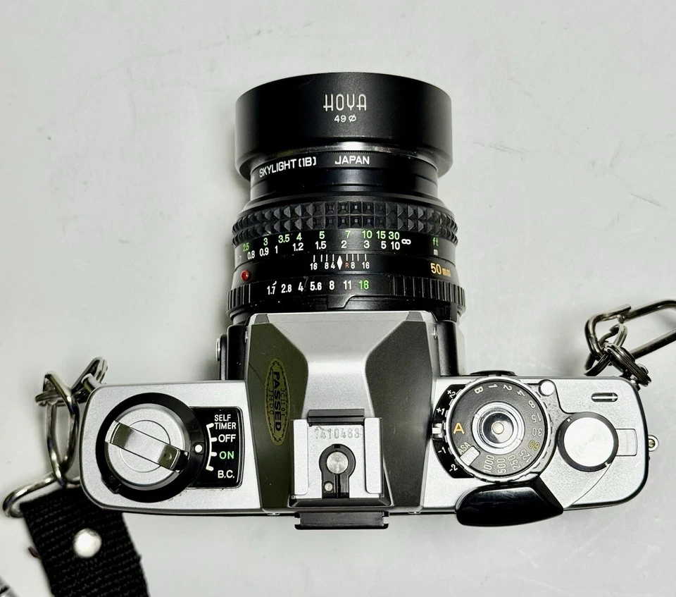 Cámara Minolta XG1 35 mm con lente de 50 mm 1:1,7 y filtro de claraboya Hays Foto 3 de 4