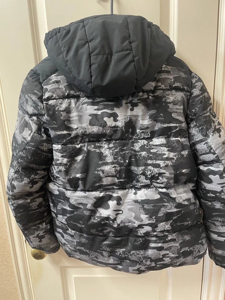 Abrigo con capucha ZeroXposur para niños grande 14/16 camuflaje acolchado invierno Foto 2 de 3