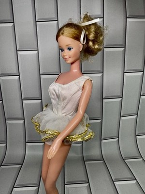 Vintage Barbie Ballerina 1983 Mattel w/ tutu 1976  Shoes Taiwan Philippines 