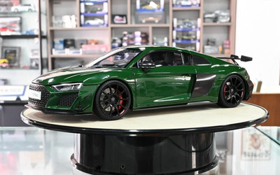 1/18 2021 Audi R8 V10 GT RWD KengFai Diecast Car Model Green, Four Open