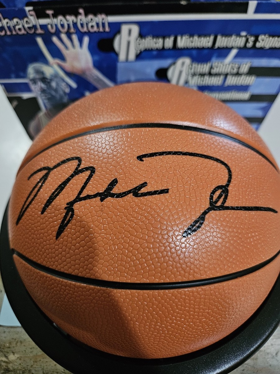 1999 Michael Jordan Light Up Animated Talking Basketball