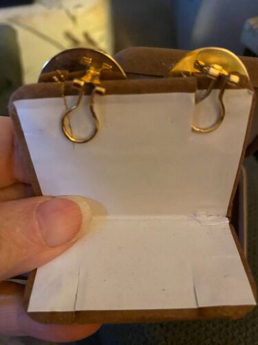 MOBE PEARL Clip/Pierced EARRINGS Ribbed 14 k GOLD - Picture 3 of 7
