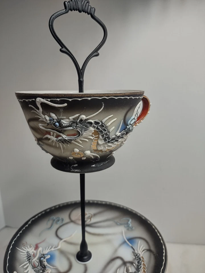 Bandeja de 3 camadas dragão japonês Moriage. Feito à mão, 14 pol. de altura. - Imagem 2 de 4