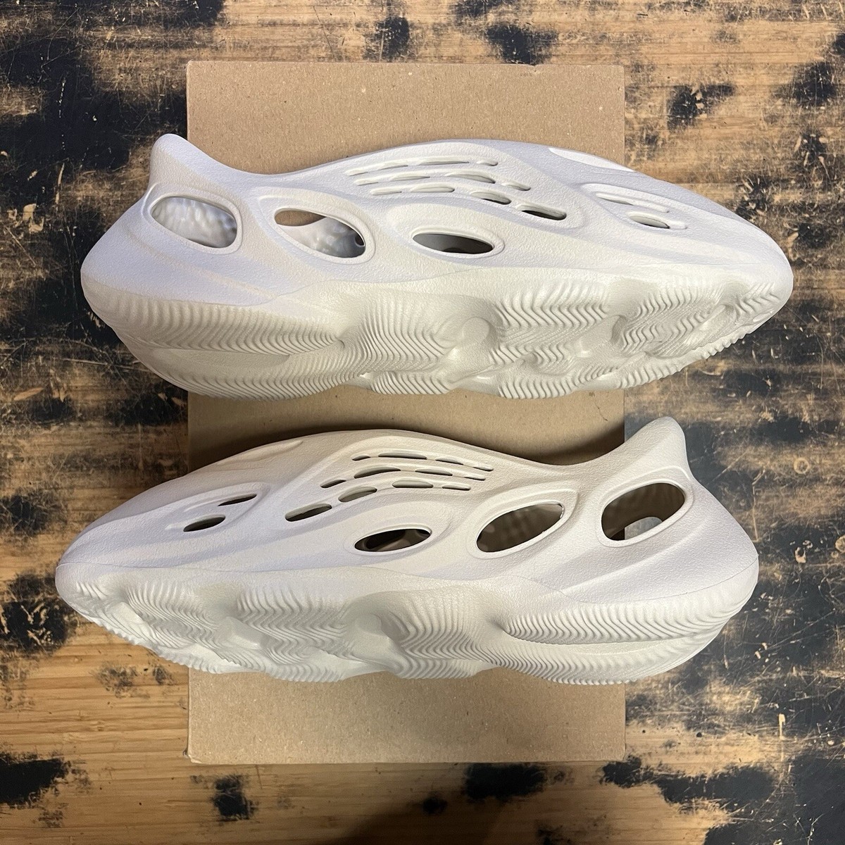 Yeezy Foam Runner Ararat White Size 9 G55486 Adidas Mens New FAST