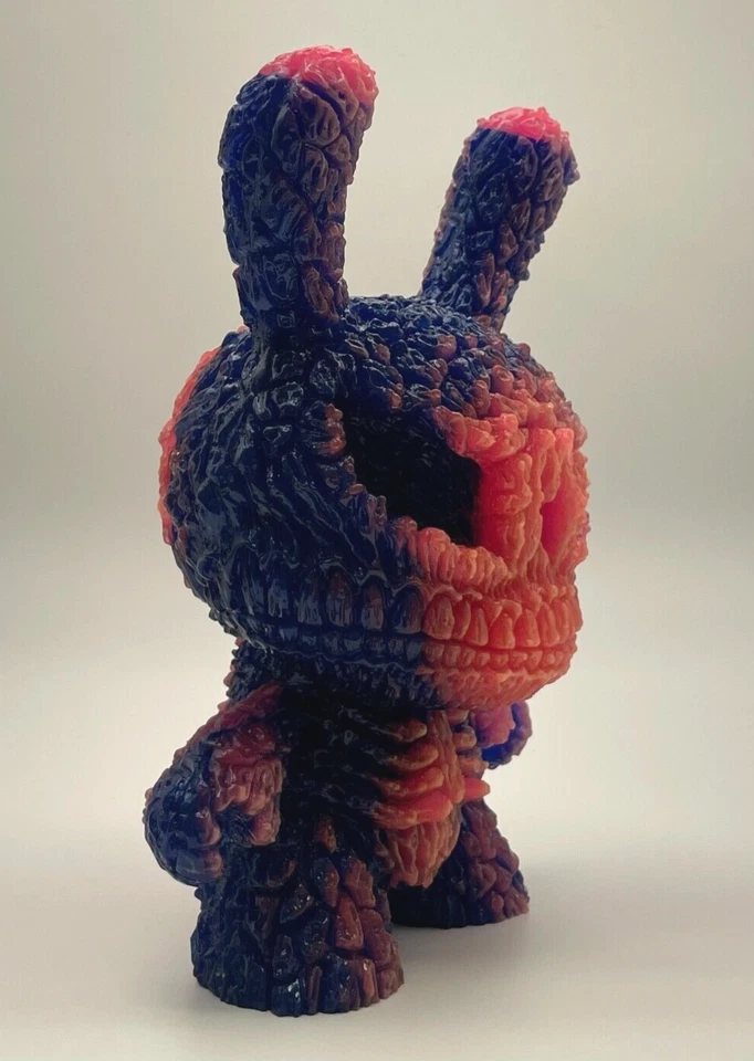 Figura de arte de resina GID Kidrobot x American Gross: Radiactive Death Dunny 8′′ Foto 3 de 4