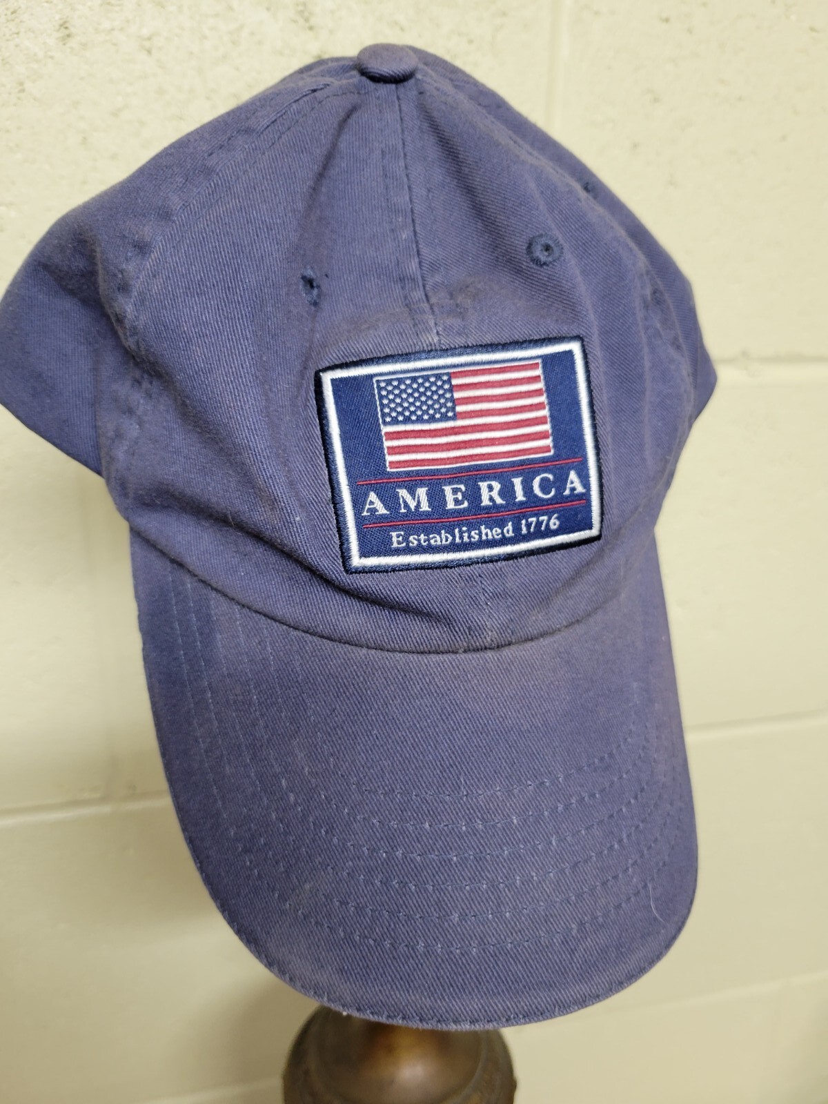 Baseball Cap - USA - fits all sizes - strap & buckle closure