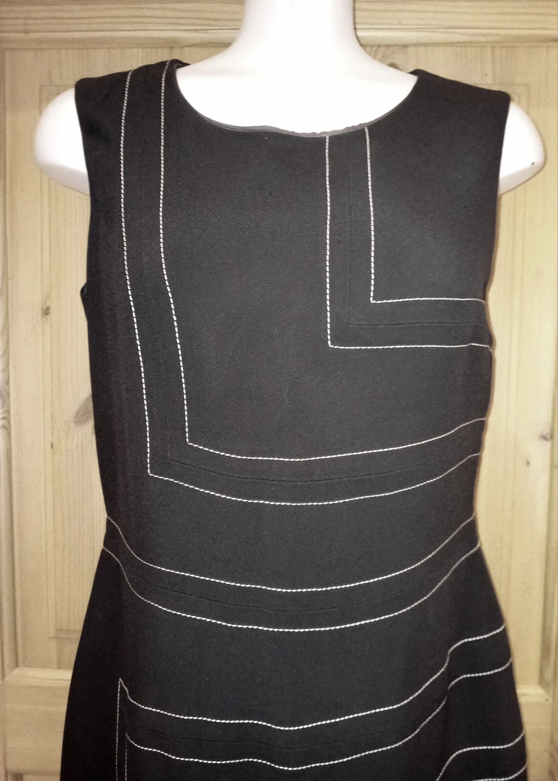 Abito Moschino ""Economico e chic"" taglia 10