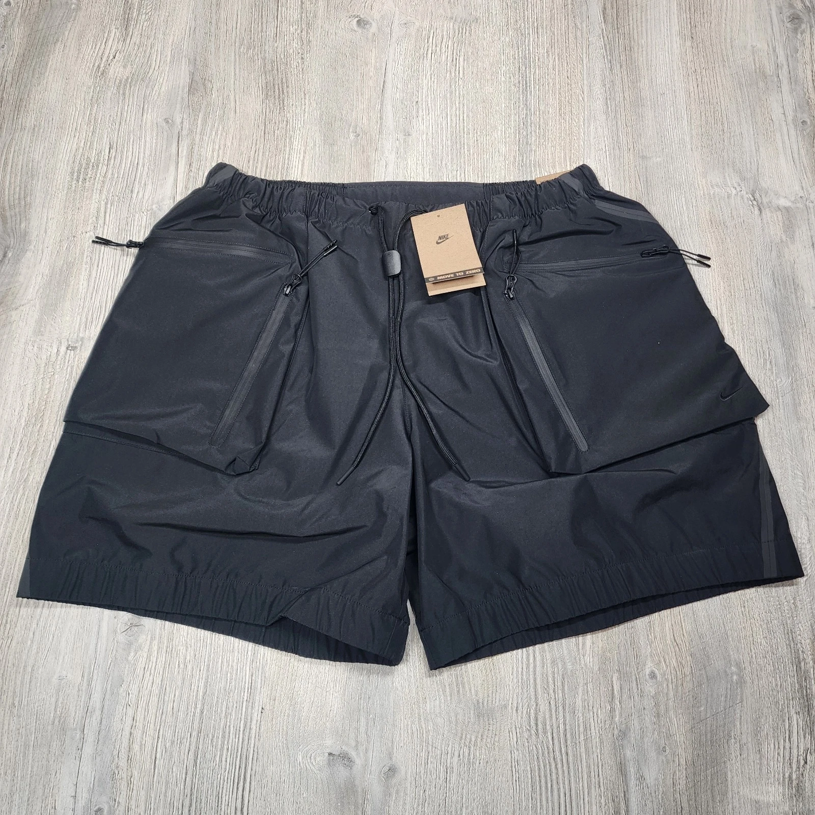 Nike Tech Woven Super Lightweight Cargo Shorts Black Mens Size M New HJ2946-010