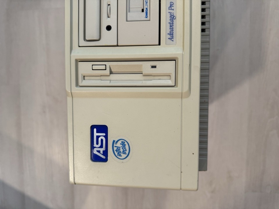AST Advantage Pro 486SX /25 Model 178 Vintage Retro PC Desktop Old ...