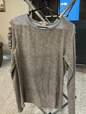 Cowgirl Tuff Women’s Long Sleeve Top Size Medium Never Worn