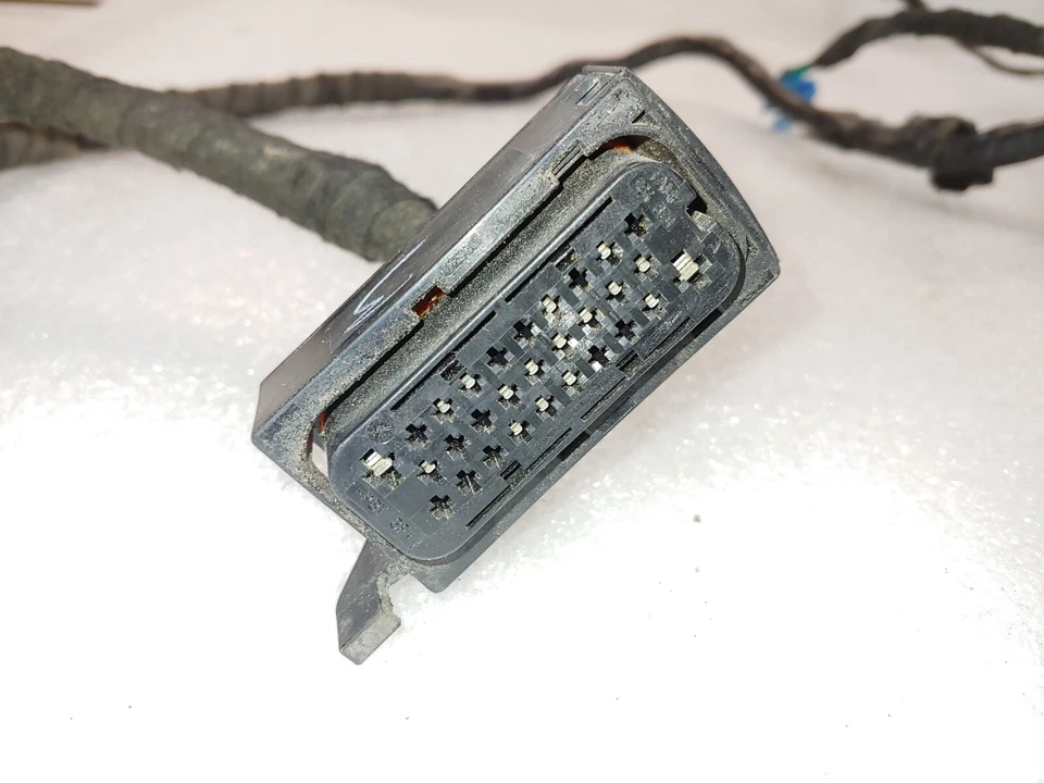 2005-2013 Chevrolet Corvette Z06 OEM Rear Body Wire Harness 25963808, 10362535 - Image 2 of 4