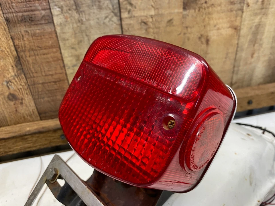 1989 89 Kawasaki KZ1000 Police KZ1000P OEM REAR FENDER COWL MUD GUARD TAILLIGHT — 第 3/4 张图片