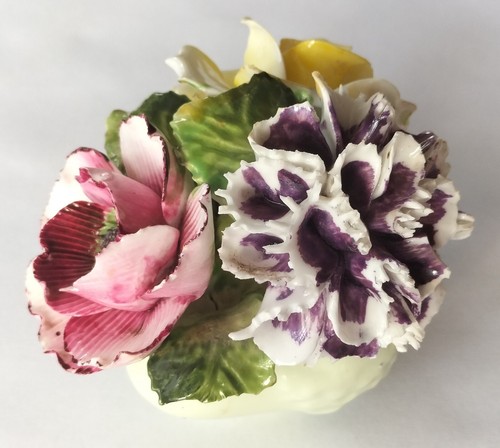 Vintage Crown Royal Bone China English Porcelain Flowers 80 mm 218 g - Picture 3 of 5