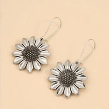 NWT Silver Sunflower Earrings