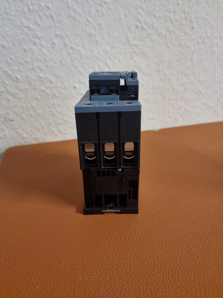 3RT2035-1AP00 Schütz: 3-polig NO x3 Hilfsschütze: NO + NC 230VAC 40A 3RT20 SIEME - Bild 2 von 2