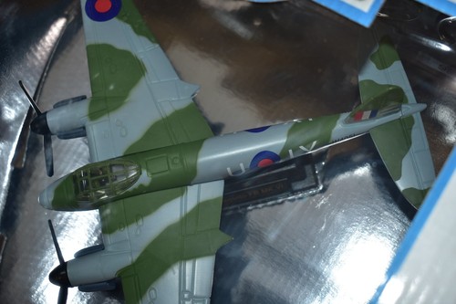 AIR SIGNATURE WWII SERIES 1:64 DIECAST METAL DE HAVILLAND MOSQUITO MK. V1 NEW - Picture 4 of 7