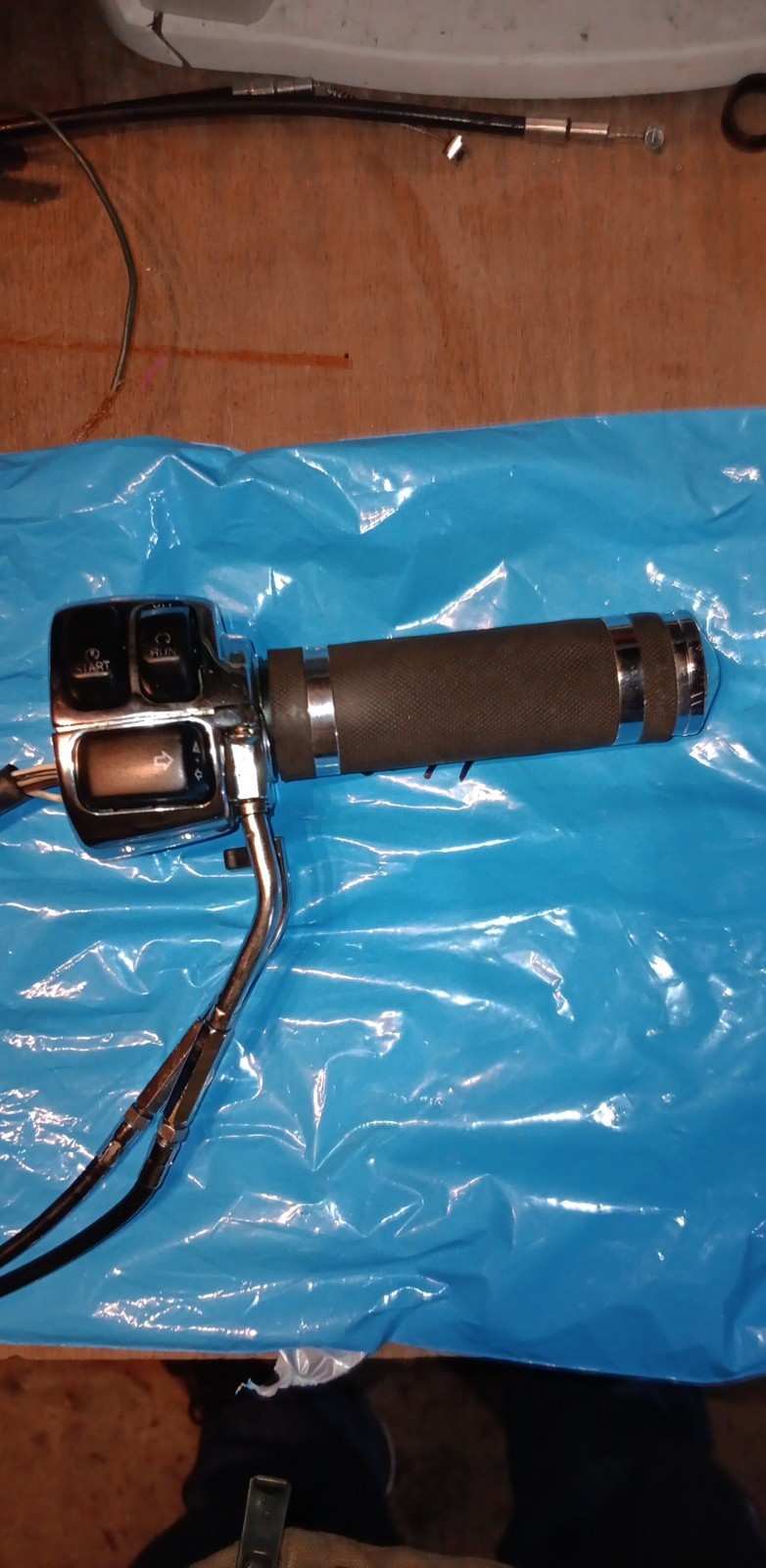 2001 Harley Softail FXSTDI Deuce OEM Right Engine Start Kill Switches Controls