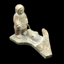 Canadian Inuit Hand Carved Soapstone Eskimo Hunter And Seal Unsigned READ