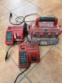 Milwaukee 18 V Ladegeräte M1418C6/M12 18C