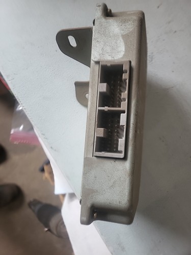 2004 Subaru Legacy 3.0L A/T Transmission Control Module 31711AH67A A64-000-qr7 - Picture 4 of 5