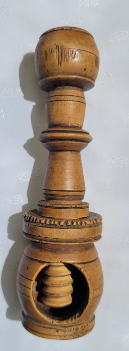 Casse-noix anciens en bois sculpté d'art populaire, ferme européenne, traditionnel scandinave - Canada