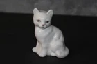 Vintage Fenton Cat Figurine Violets In Snow Hand Painted Sign Sheryl Milk glass