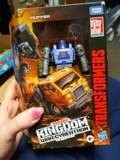 Transformers Kingdom War for Cybertron Huffer deluxe-scale figure