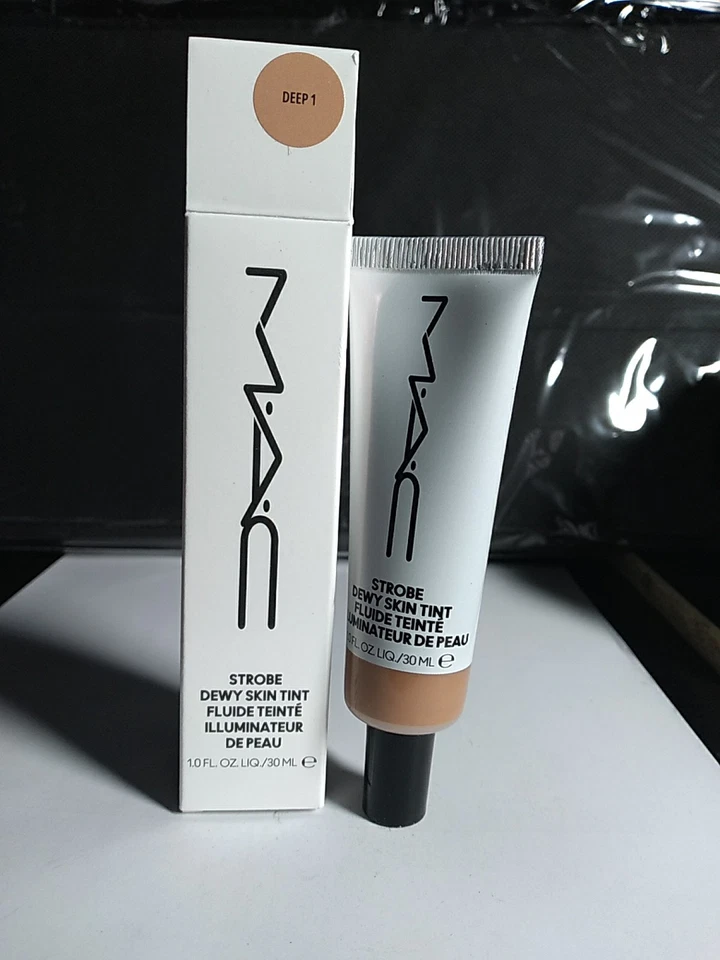 M.A.C Strobe Dewy Skin Tint 30ml/1 fl oz *DEEP 1* NIB - Image 2 of 4