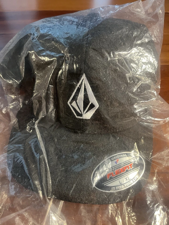 Volcom V Square Snapback Hat Cap Black Adult One Size NWT - Image 4 of 4