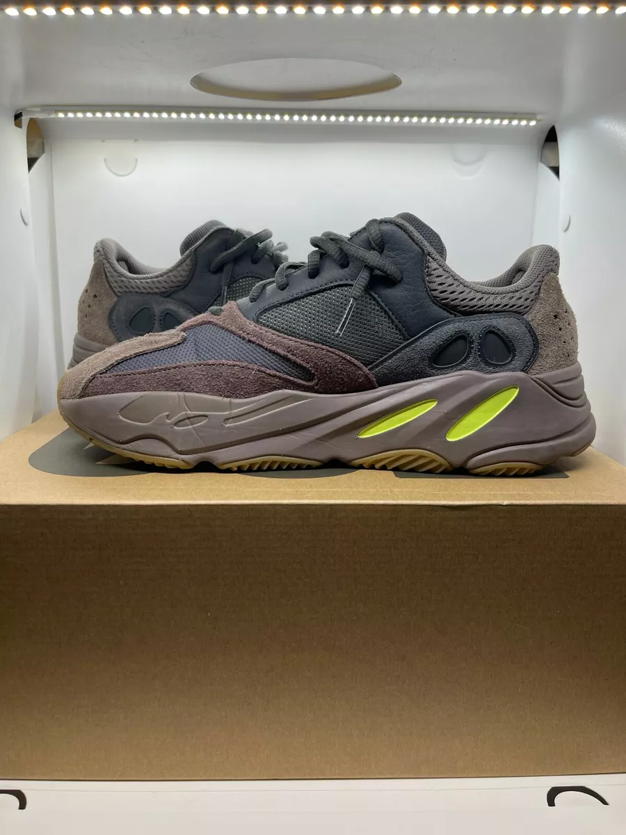 Yeezy 700 best sale mens 2018