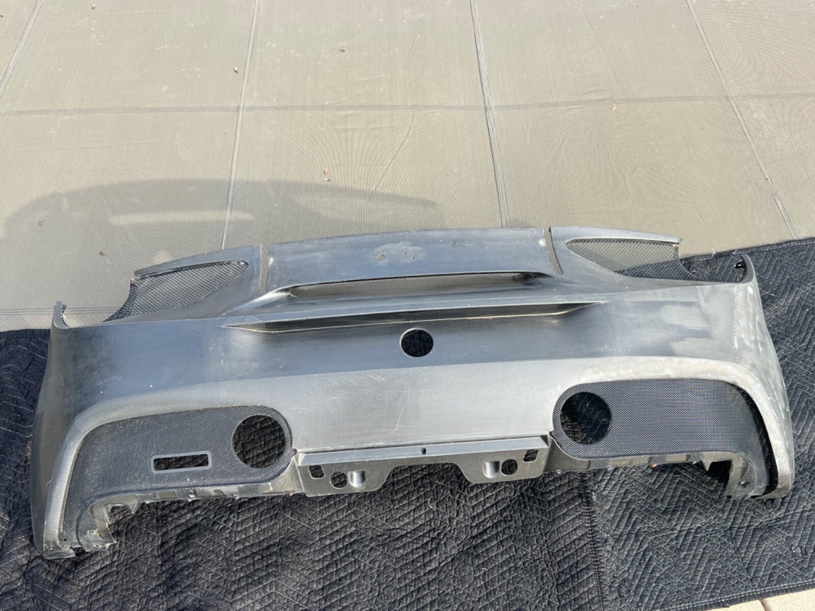 ferrari 488 challenge rear bumper cover carbon fiber with grills new