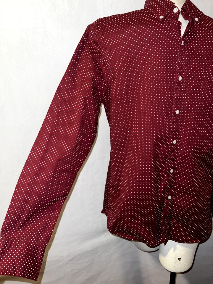 J. Camisa de vestir CREW Top para hombre talla M borgoña lavado secreto lunares botón Foto 3 de 4