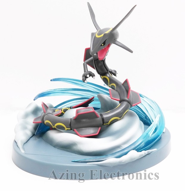 Pokemon Hidden Fates Ultra-Premium 