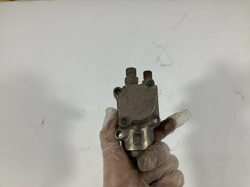 Bomba de combustible de alta presión Audi S5 2009-2012 079-127-025 OEM. Foto 4 de 4