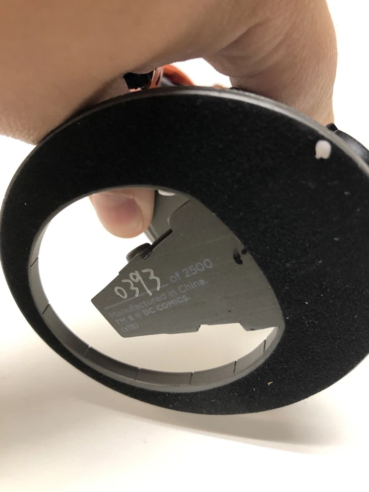 New 52 Deathstroke 6 Inch Bust 393/1200 - Image 3 of 4