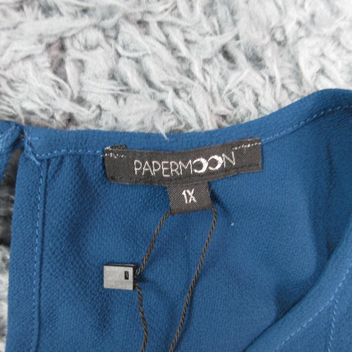 Papermoon Blouse Womens 1X Blue Basic Pleated Cap Sleeve Round Neck NWT View 5
