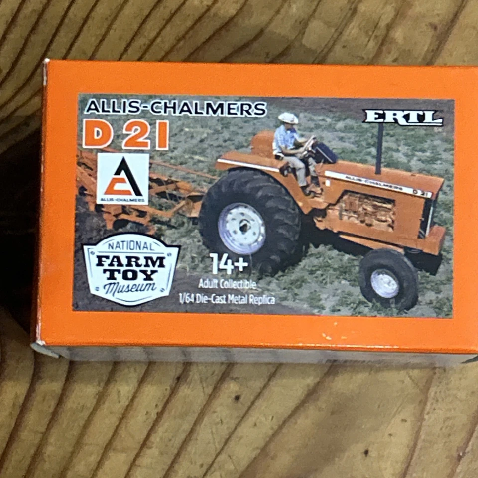 1/64 ERTL ALLIS-CHALMERS D-21 TURBO CHARGED DIESEL FARM TOY MUSEUM TRACTOR - Image 2 of 4