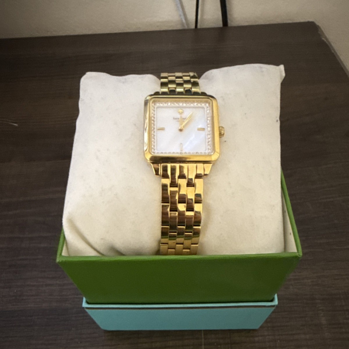 Kate Spade New York Gold Tone Bracelet Watch w/ Box & Booklet NEW Kate Spade Holland Gold Bow Togggle Chain Watch KSW1858  main image 3