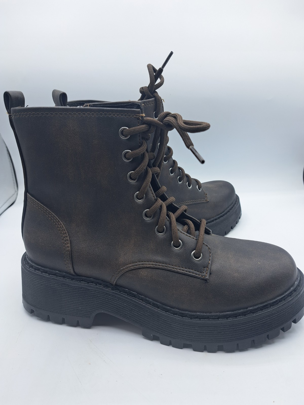 No Boundaries Women's Dark Brown Lug Combat Boots Side Zip Size 8.5
